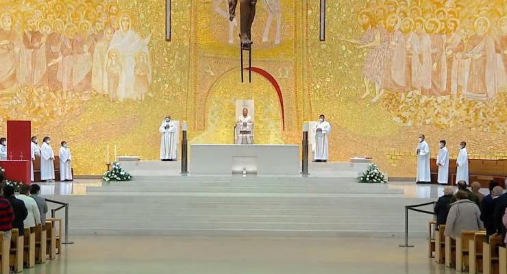 “Sermos santos não é fazer coisas extraordinárias que causem grande espanto e admiração, é não nos resignarmos com uma vida cristã medíocre, superficial e indecisa”